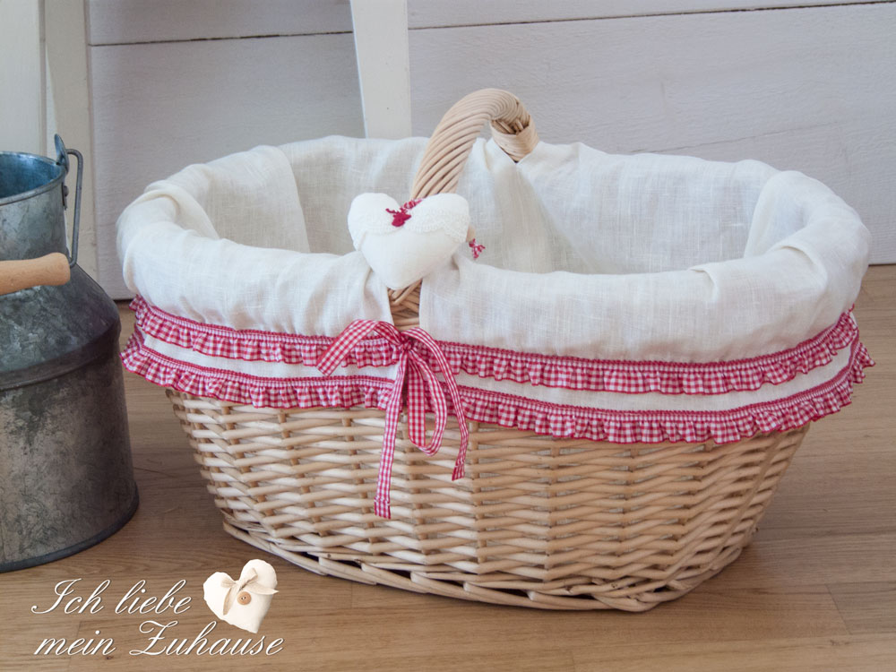 Blog - Bauernhof und Palm Beach Collection Duftkerzen - Strohballen, Milchkanne und Weidenkorb Chalet-Traum - Bild 7