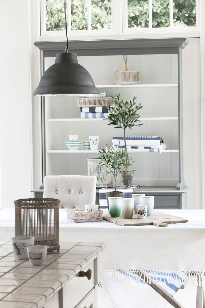 Lene Bjerre - Landhausstil-Stimmungsbild Küche mit Landhaus-Buffet Modell 2