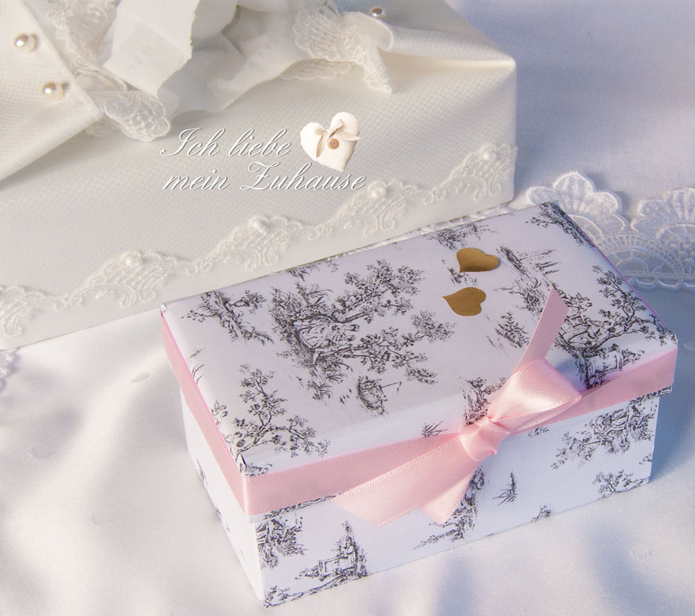 Blog - DIY mit toile de jouy - Kaffeekrug rose d'or - Tissuebox Elegance und Spitzbuben - Bild 7
