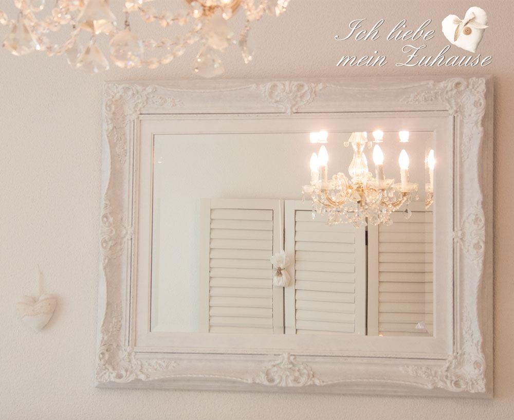 Blog - Himmlische Träume in Weiss mit Kissen aus der Luxus Home Collection aus Leinen Baumwolle Perlmutt Spitze Pompons - Bild 6