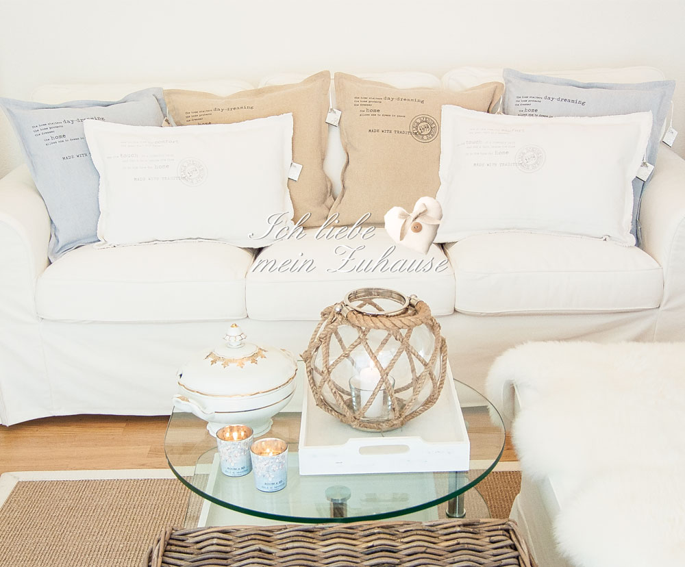 Blog - Strandfeeling mit Kissen von Lene Bjerre Wivia Collection 50x50 Camel und Ice-Blue 60x40 Weiss - Teelicht Blue Mood - Bild 1