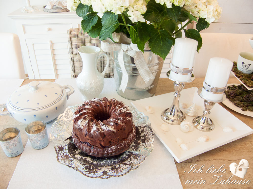 Blog - Luftiger Gugelhopf mit Vintage Chic Vase und Suppenschüssel - Lene Bjerre Kerzenständer Teelicht Kerzen - Bild 1