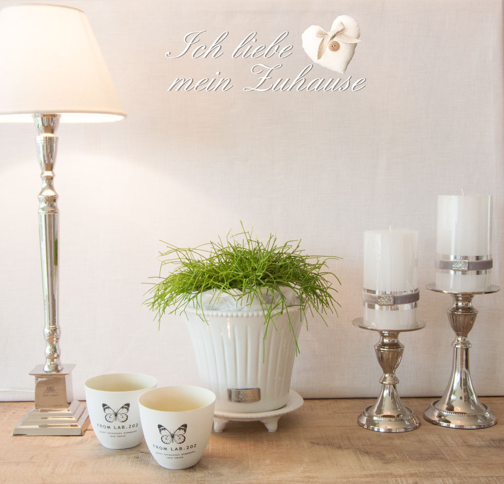 Blog - Wie dekoriere ich eine Kommode - Lene Bjerre Tischlampe Kerzenständer Windlicht Keramiktopf Teelicht - Bild 1