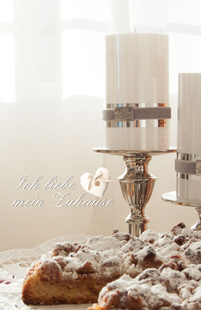 Blog - Feiner Apfel-Ingwer-Streuselkuchen - Lene Bjerre Kerzenständer Bellara Collection mit Kerzen - Bild 3