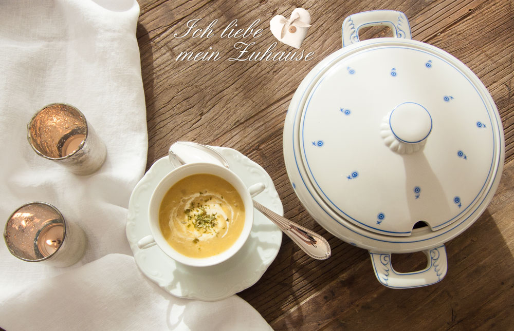 Blog - Kürbis-Schoko-Kuchen - Suppe mit Kokos und Wirz - Vintage Chic Suppenschüssel - Lene Bjerre Keramiktopf Teelicht - Bild 10