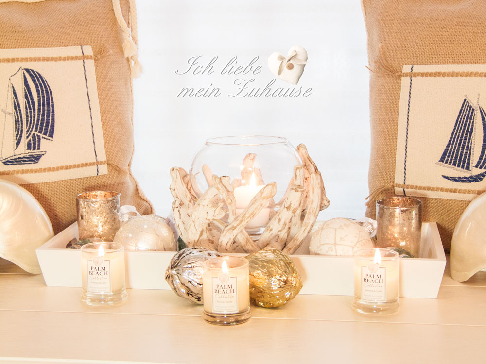 Blog - Weihnachten im Seaside-Stil mit Kissen Muscheln Palm Beach Collection Duftkerzen Nautilus Windlicht - Bild 1