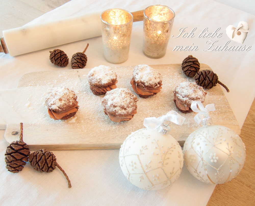 Blog - Guetzli-Rezept aus der Weihnachtsbäckerei - Gefüllte Amaretti - Bild 2
