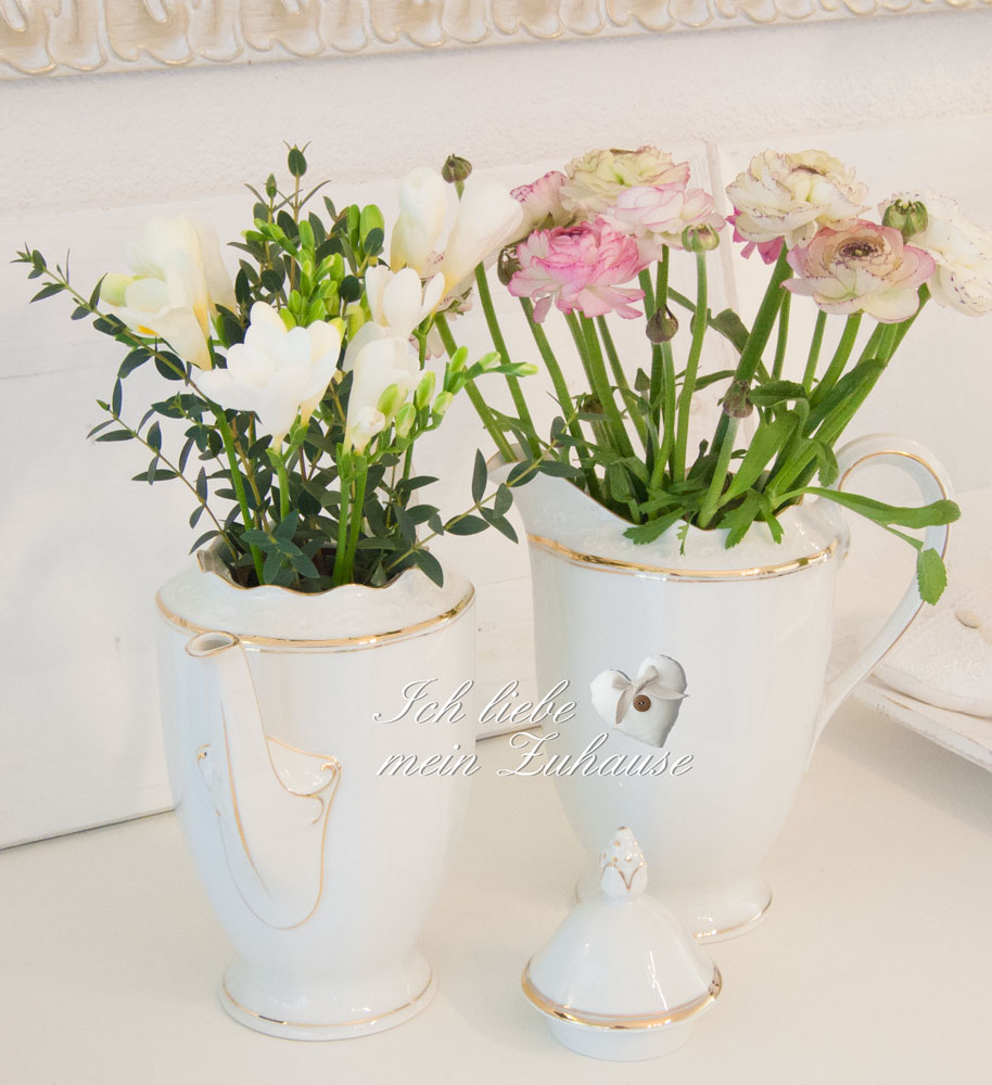 Blog - Design & Ästhetik - Blumen in Porzellankrügen - Bild 1
