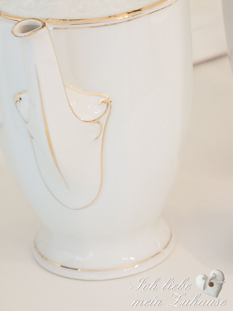 Blog - Design & Ästhetik - Blumen in Porzellankrügen - Bild 2