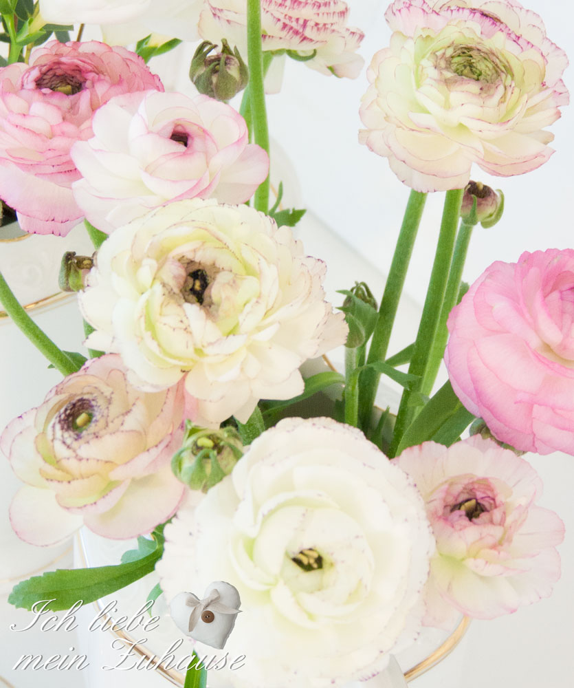 Blog - Design & Ästhetik - Blumen in Porzellankrügen - Bild 6