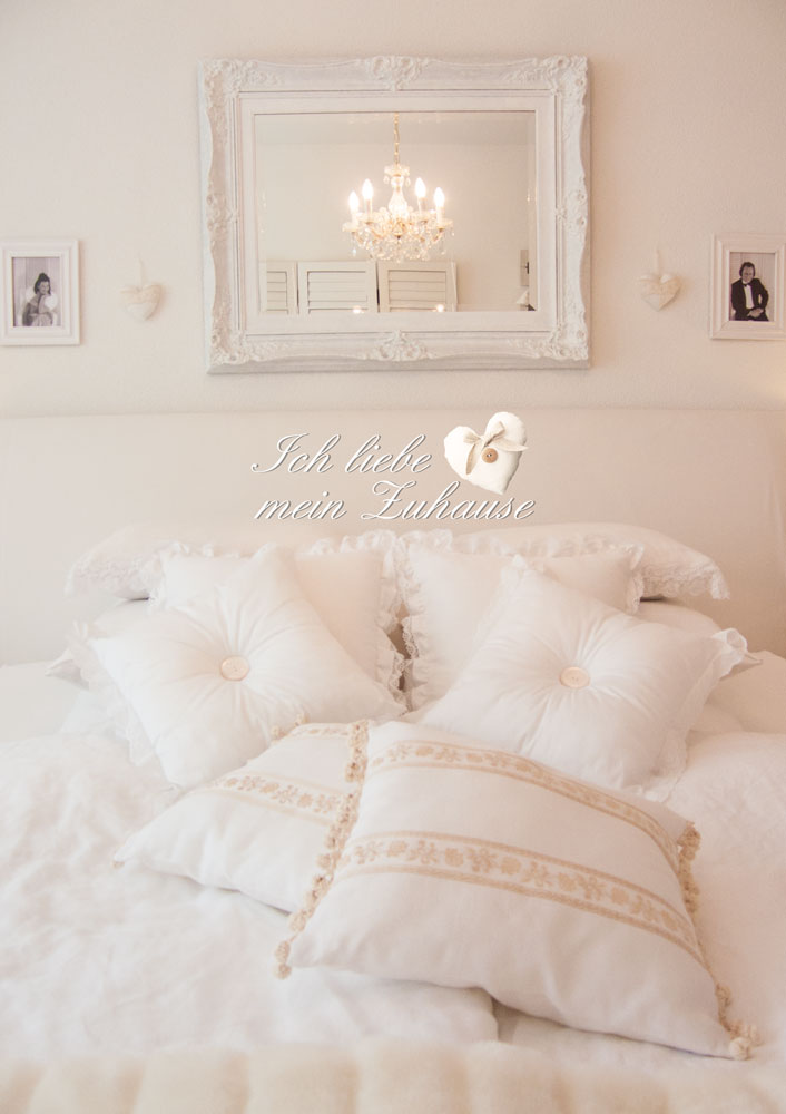 Blog - Himmlische Träume in Weiss mit Kissen aus der Luxus Home Collection aus Leinen Baumwolle Perlmutt Spitze Pompons - Bild 4