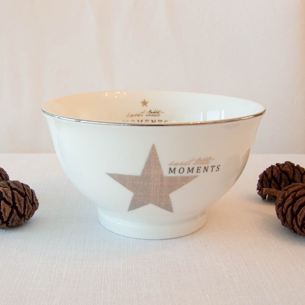 Lene Bjerre – Nordic Collection Schale aus Porzellan Weihnachten Stern mit Mammutbaum-Zapfen Lene Bjerre - Nordic Collection Schale aus Porzellan Weihnachten Stern mit Mammutbaum-Zapfen