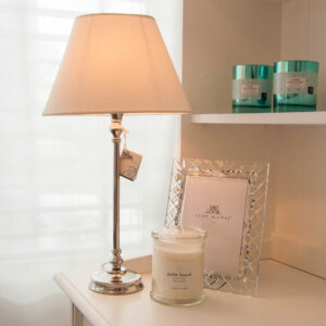 Lene Bjerre - Tischlampe mit Leinen Lampenschirm aus der Elvira Lighting Collection