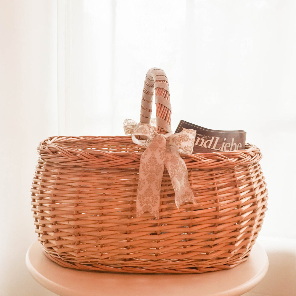 Romantischer Weidenkorb Sommerglück