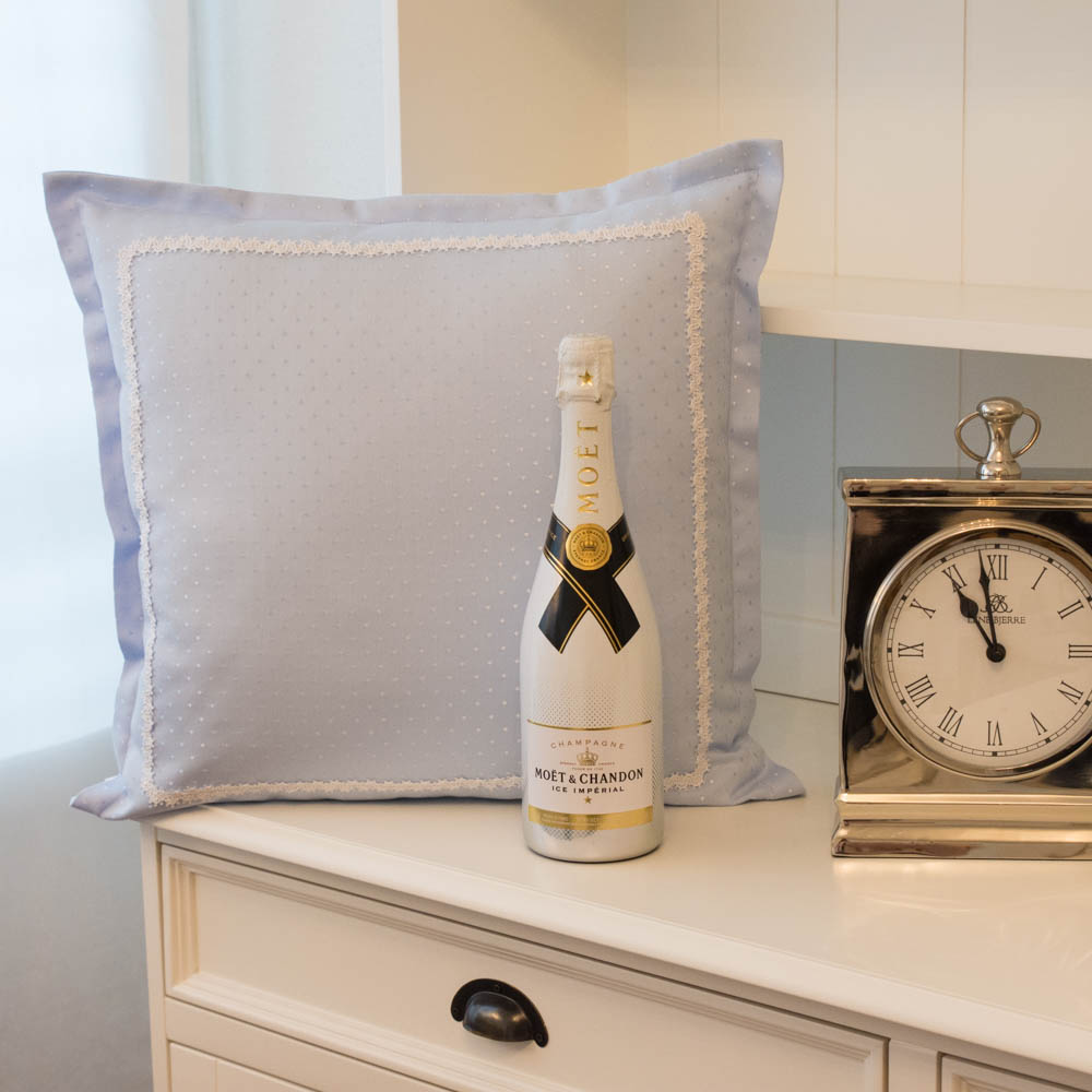 Kissen Himmelblau 50 x 50 / Schweizer Atelier Handarbeit