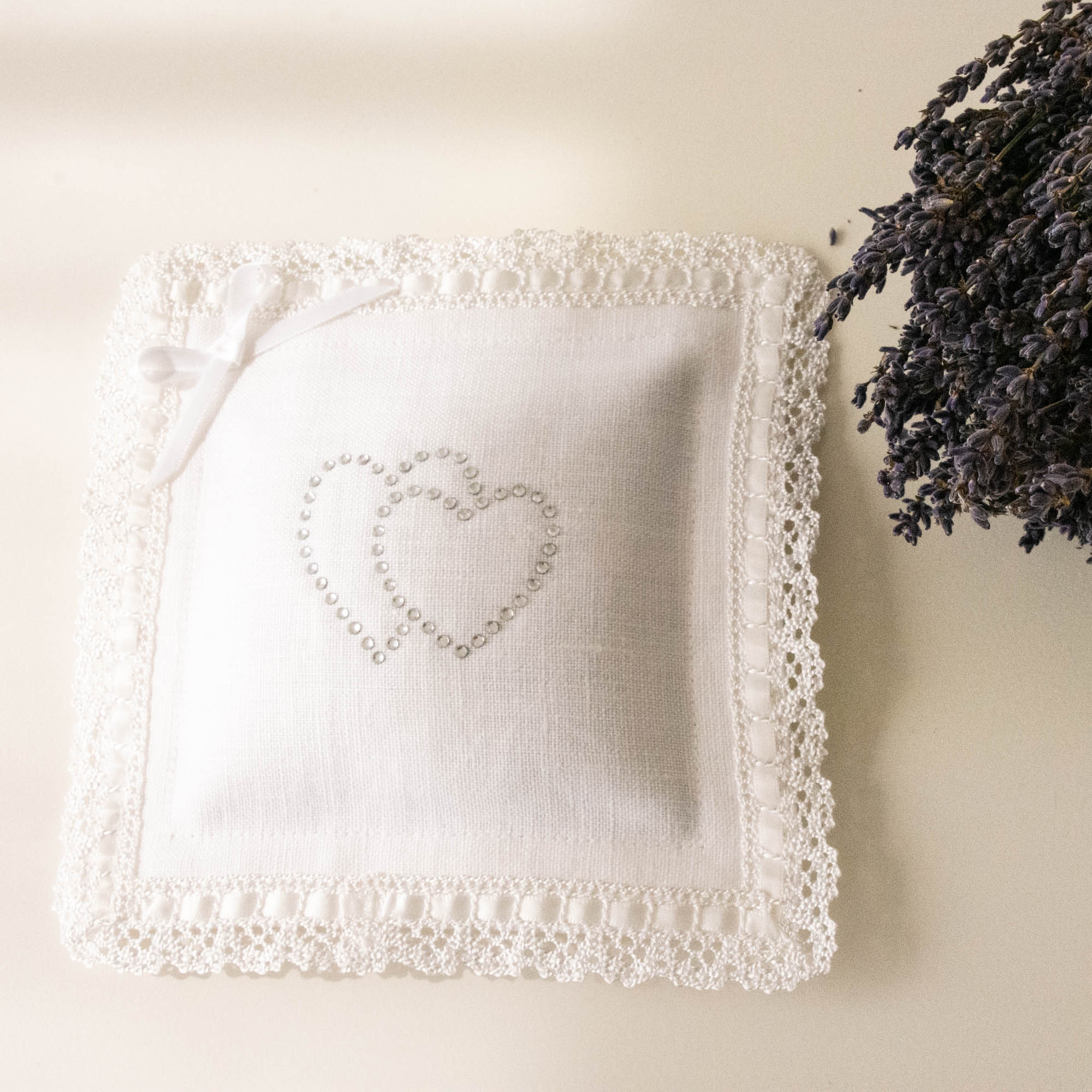 Lavendel-Traum-Kissen mit Herzen