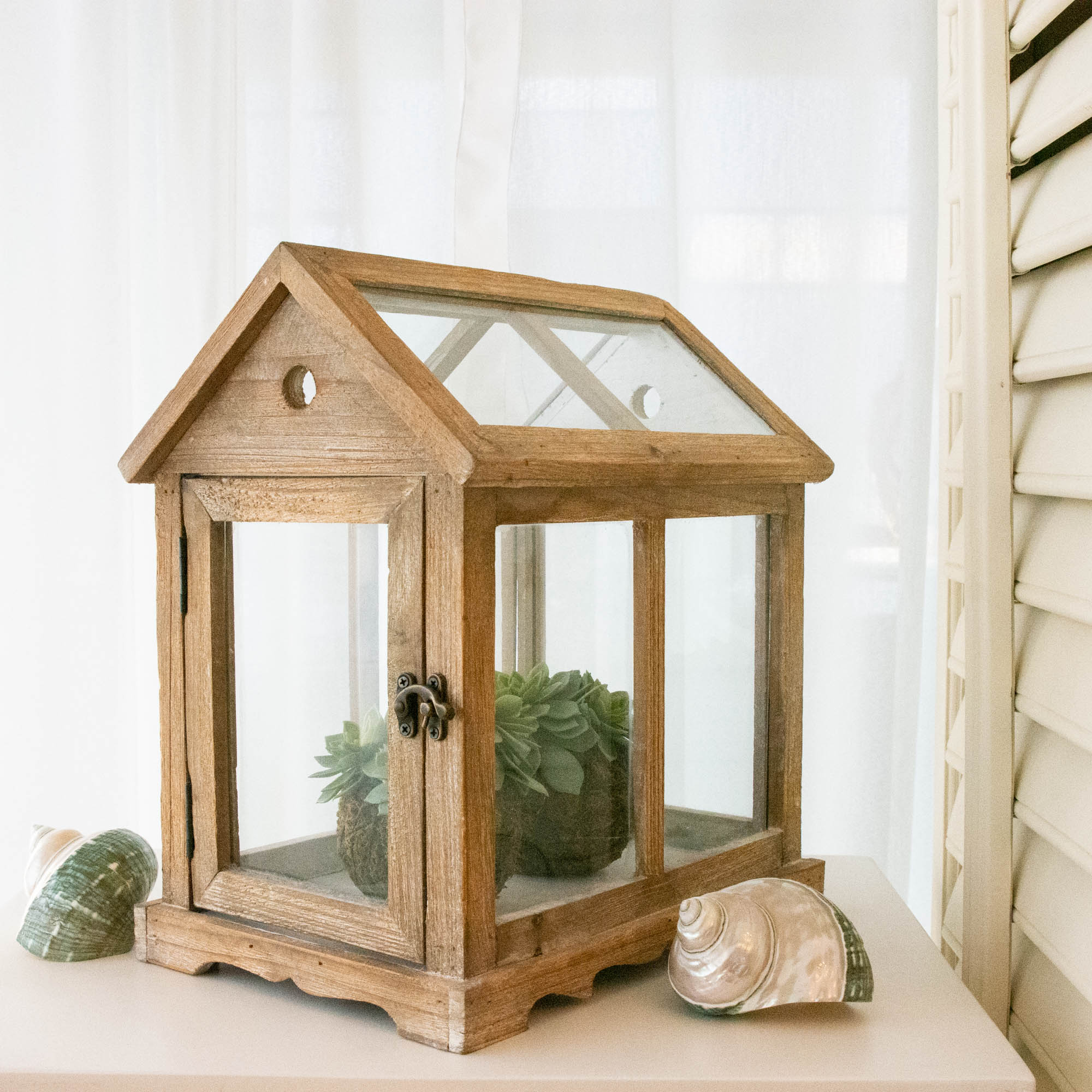 Holz-Gewächshaus im Landhausstil