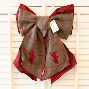 Dekomasche Chalet-Romantik mit rotem Hirsch