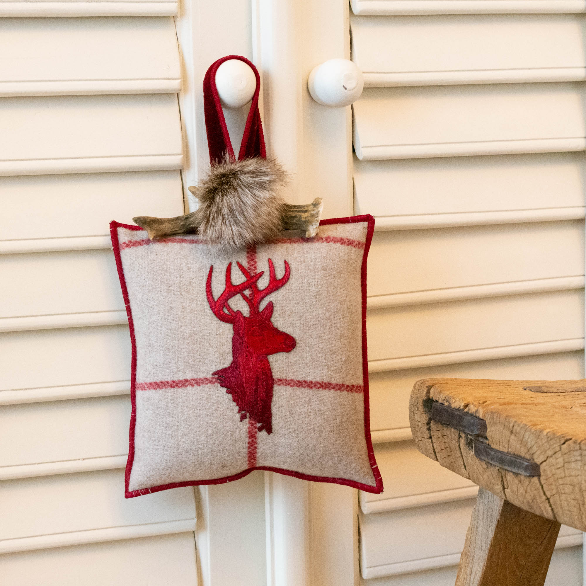 Duftkissen Chalet-Romantik mit rotem Hirsch und Geweih