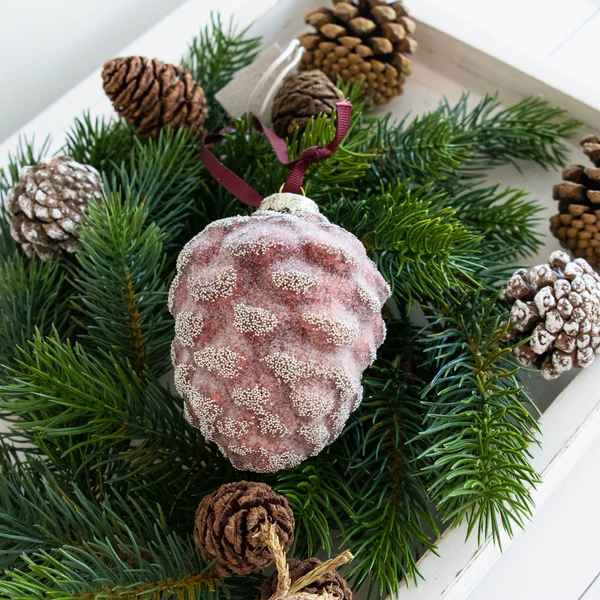 Lene Bjerre – Pinienzapfen Ornament / Pomegranate Lene Bjerre - Pinienzapfen Ornament / Pomegranate