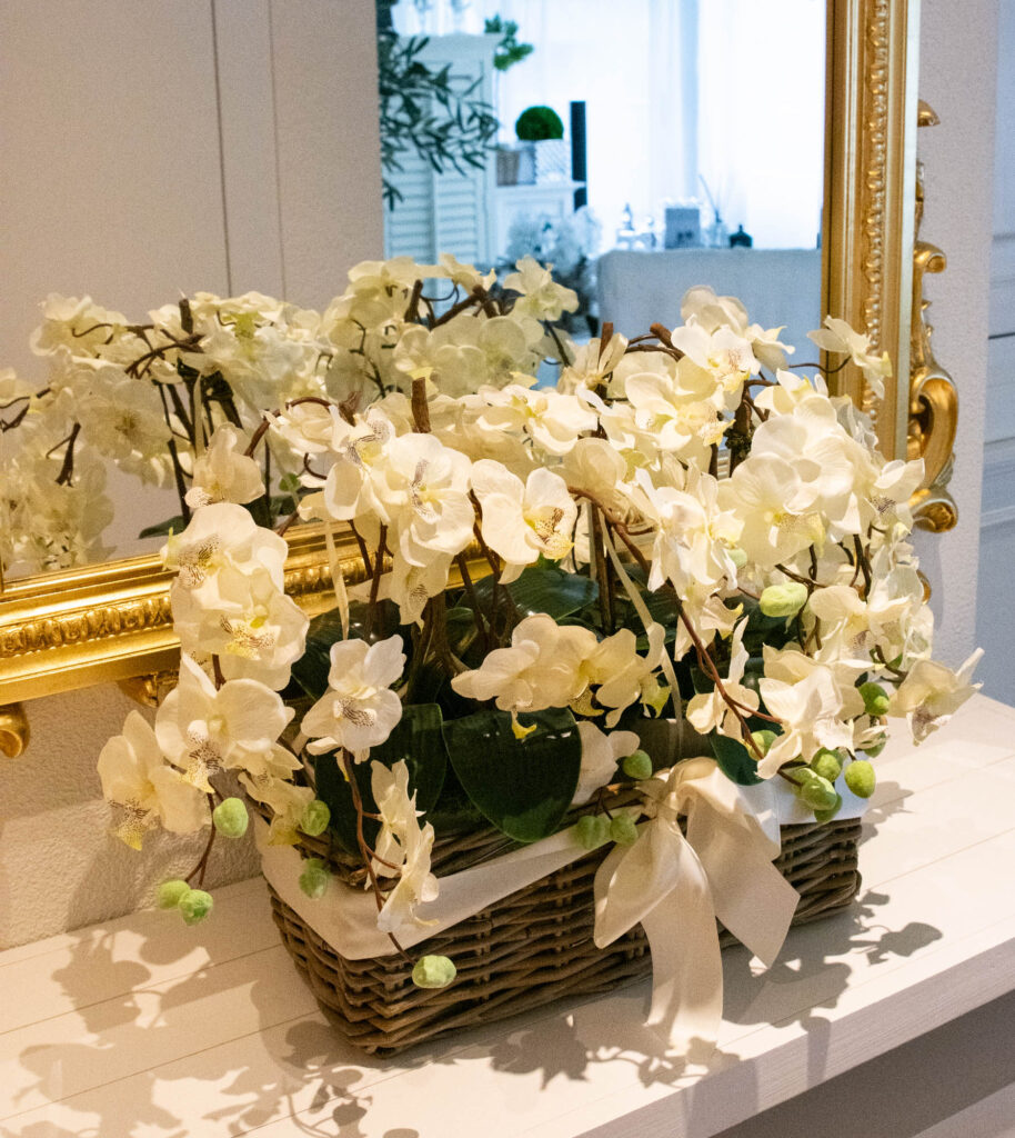 Orchideen im Korb/ fertig dekoriert