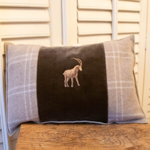 Altalena of Switzerland - Kissen Chalet-Romantik Steinbock auf Samt/30x45cm